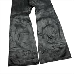 DISTRESSED LIQUID JEANS 