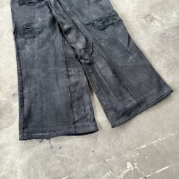 DISTRESSED BAGGY JEANS 
