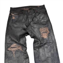 DISTRESSED PAIN DENIM