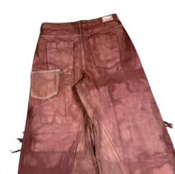 DISTRESSED MUDWASH JEANS
